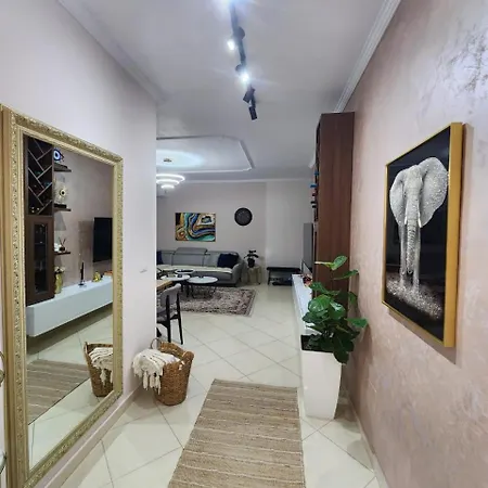 Apartment Deluxe *